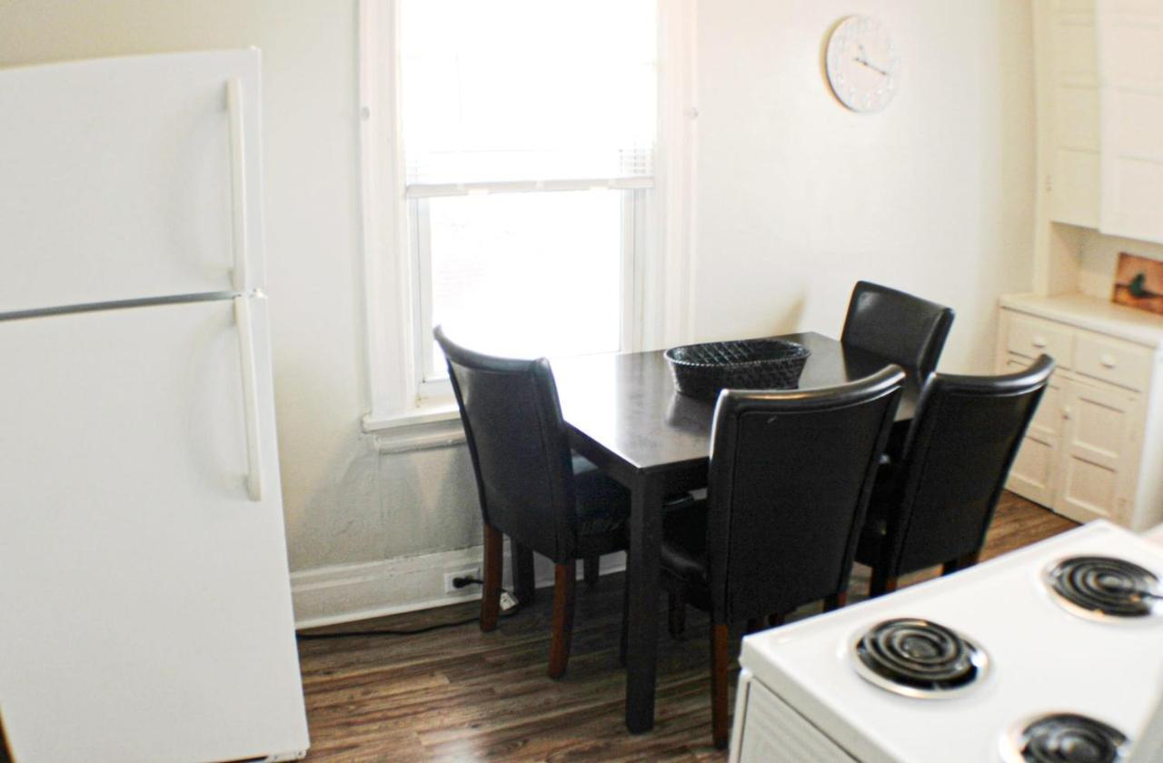 Steps Away From Hospital - 2 Queen Bed - City View 피츠버그 외부 사진