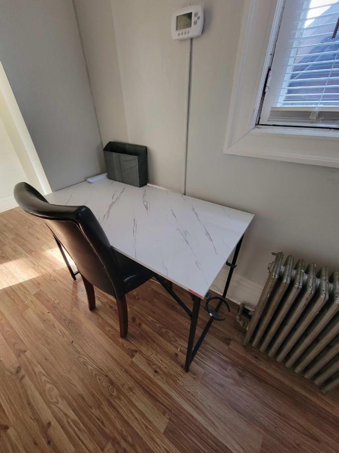 Steps Away From Hospital - 2 Queen Bed - City View 피츠버그 외부 사진